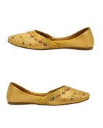 Royal Golden Thread-Embroidered Traditional Leatherette Khussa - Image 3